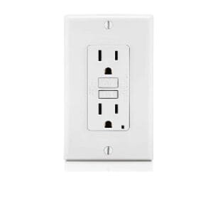 TOMA 15A 125V GFCI DOBLE LEVITON DECORA CON TAPA